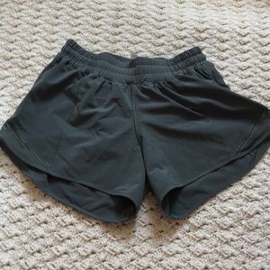 LULULEMON Hotty Hot Short